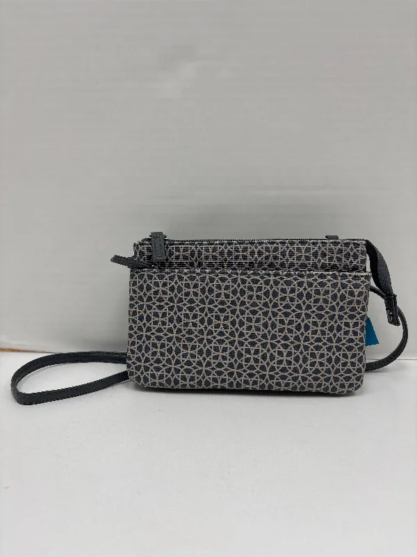 Crossbody By Clothes Mentor, Size: Medium