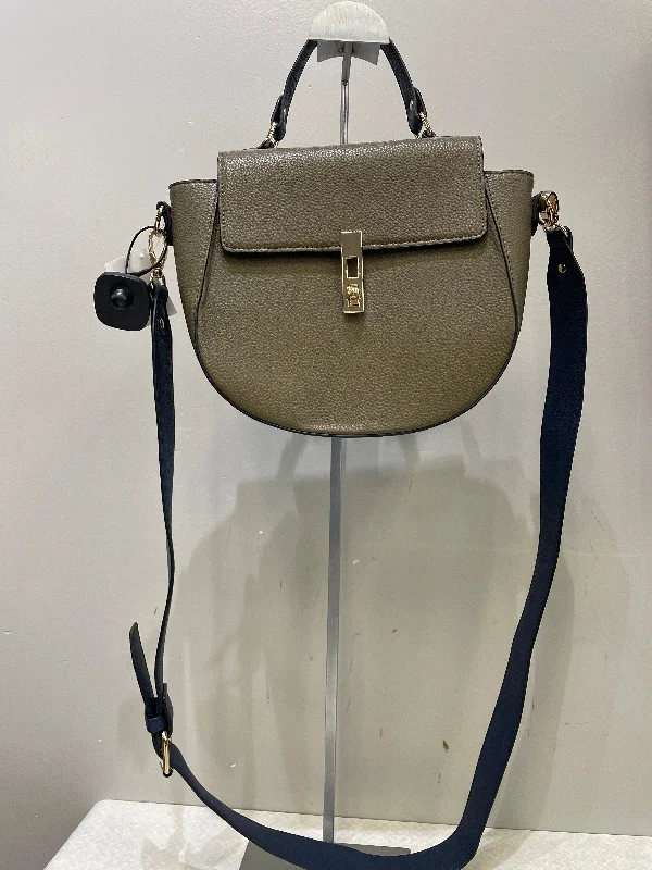 Crossbody By Clothes Mentor, Size: Medium