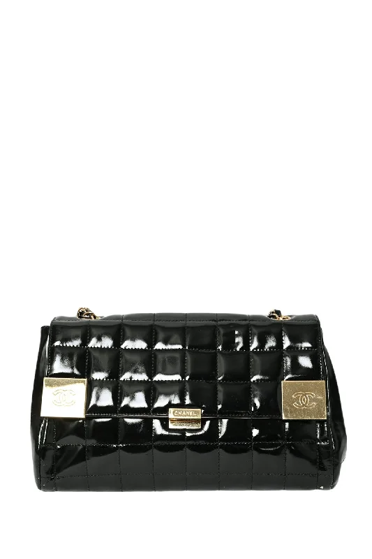 Pre-Loved Chanel™ 2002 Black Patent Chocolate Bar Flap Bag (Refurbished)